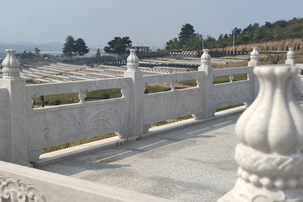 圣龙泉墓园