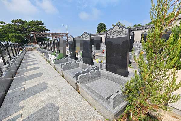 沈阳圣龙泉墓园
